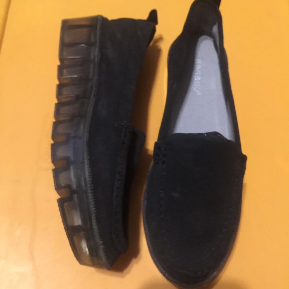 NEOT Jelly sole black shoe size 6.5 runs big 7